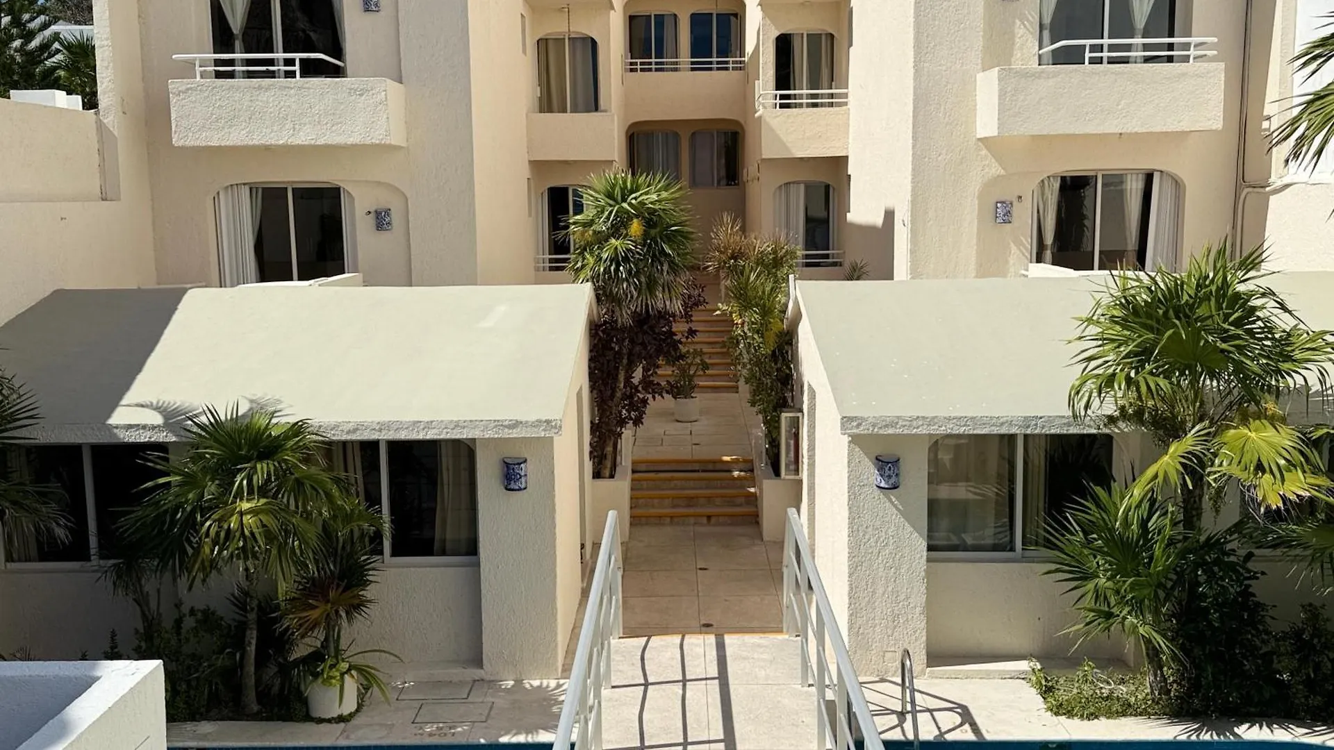 Luciana Hotel & Beach Club Playa del Carmen 4*,  Mexique